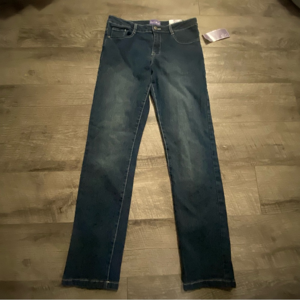 Mint Girl blue jeans.